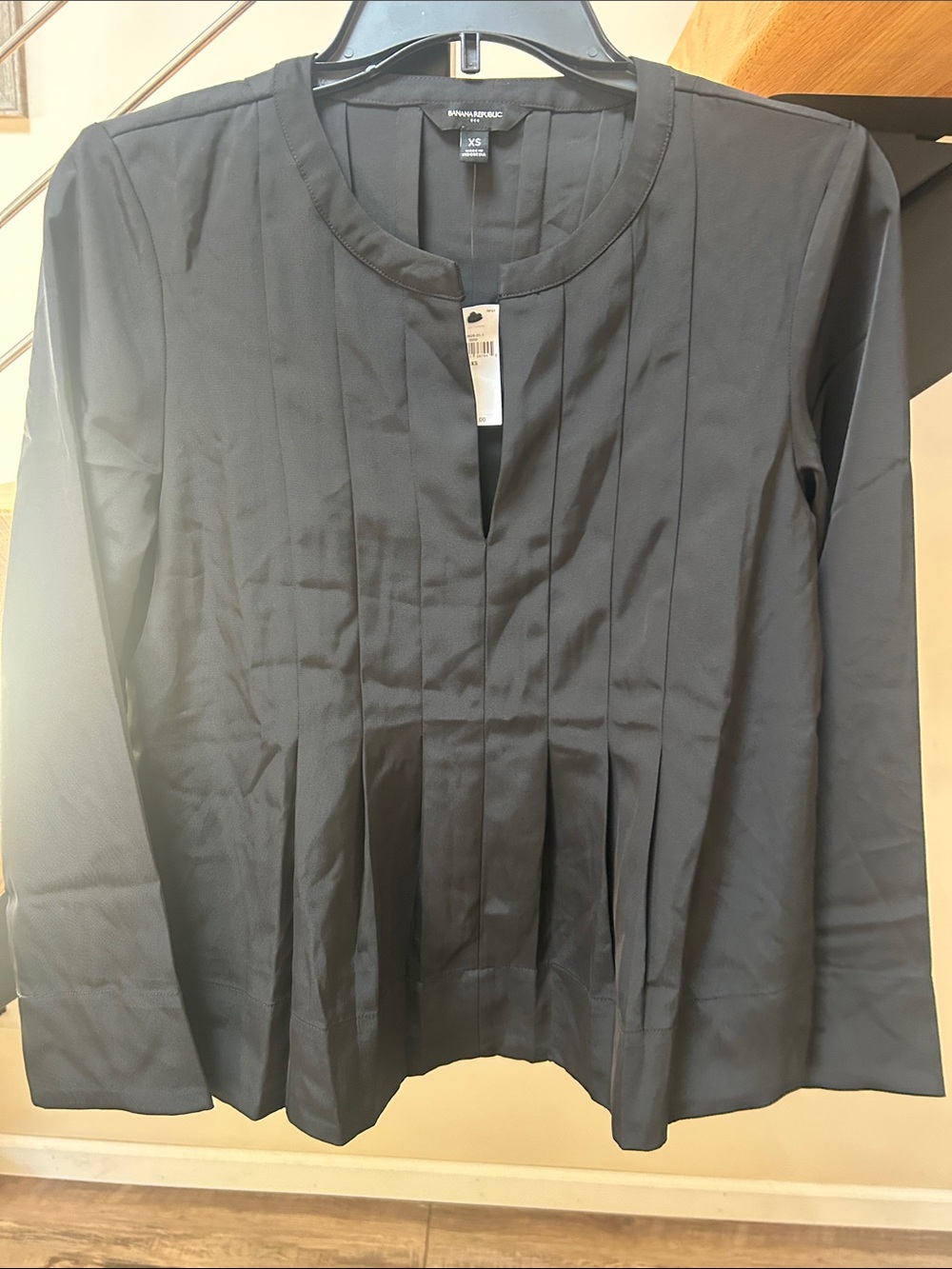 Banana Republic Black Pleated Long-Sleeve